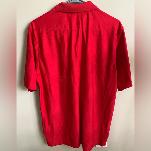 Walter Hagen Essentials solid red golf shirt. - Picture 2 of 4